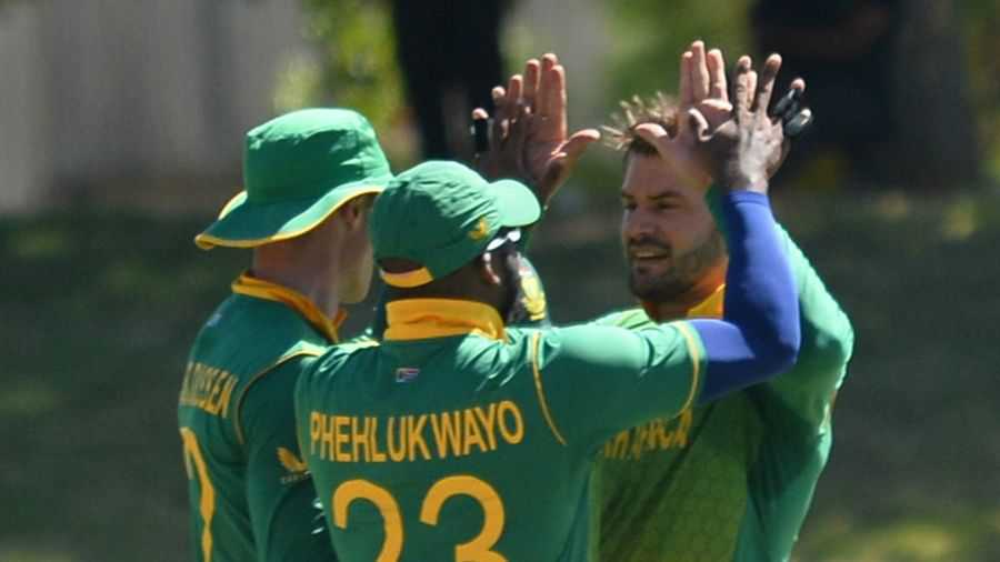 Rassie van der Dussen and Temba Bavuma tons set up comfortable win for South Africa