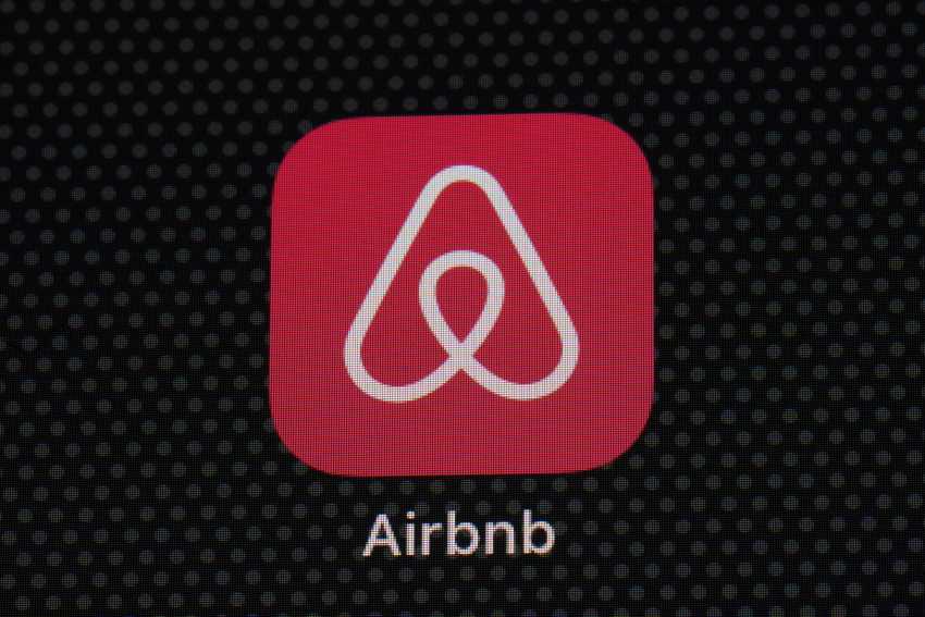 Airbnb posts $55 million 4Q profit