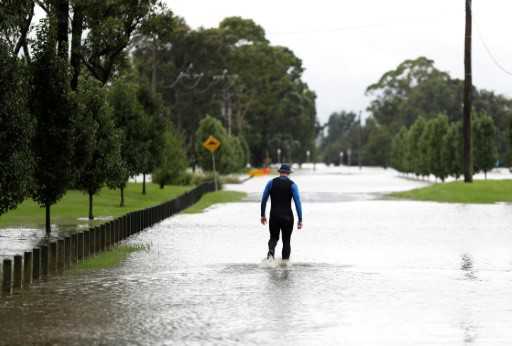 200,000 ordered to evacuate homes in Sydney ahead of floods