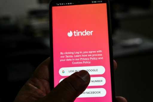 Tinder lets users run background checks before dates