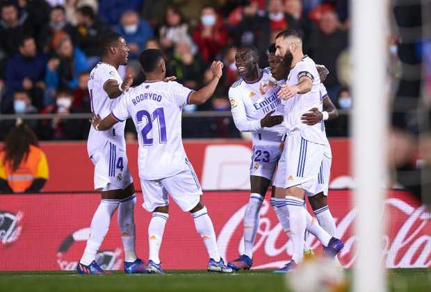 Red-Hot Benzema Sends Real 10 Points Clear