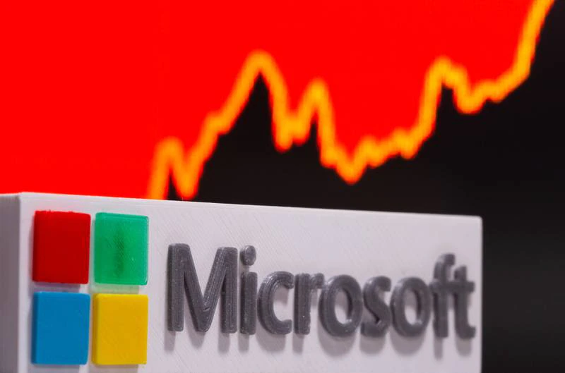 Microsoft sounds the dollar alarm and raises new concerns for software stocks