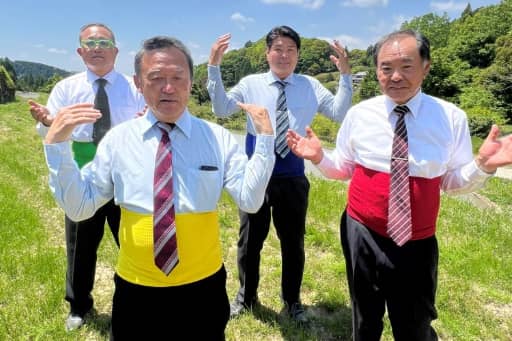 Dancing 'old heart-throbs' become TikTok sensation in Japan