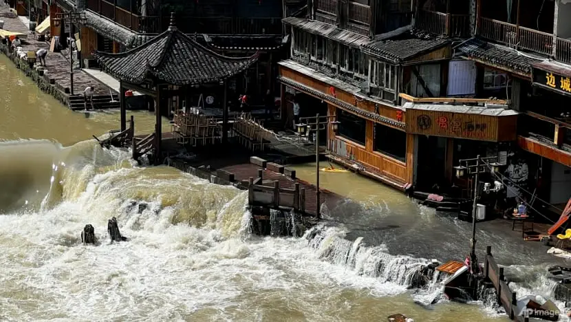 China's Xinjiang warns of floods, cotton risks amid sizzling heatwaves
