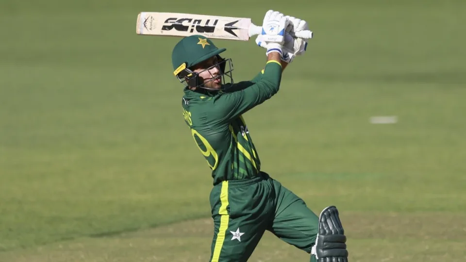 Pakistan grab unexpected lifeline to make the semi-finals