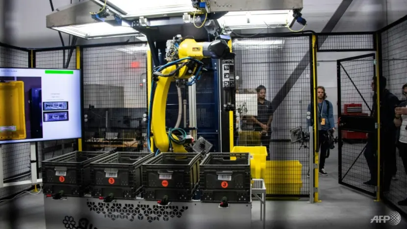 Will robots replace humans at Amazon?