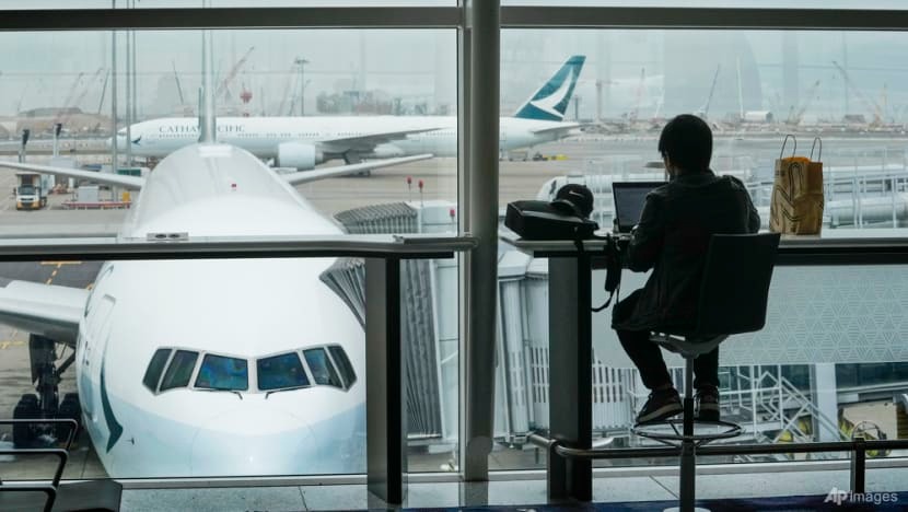 11 injured in Hong Kong in Cathay Pacific flight incident