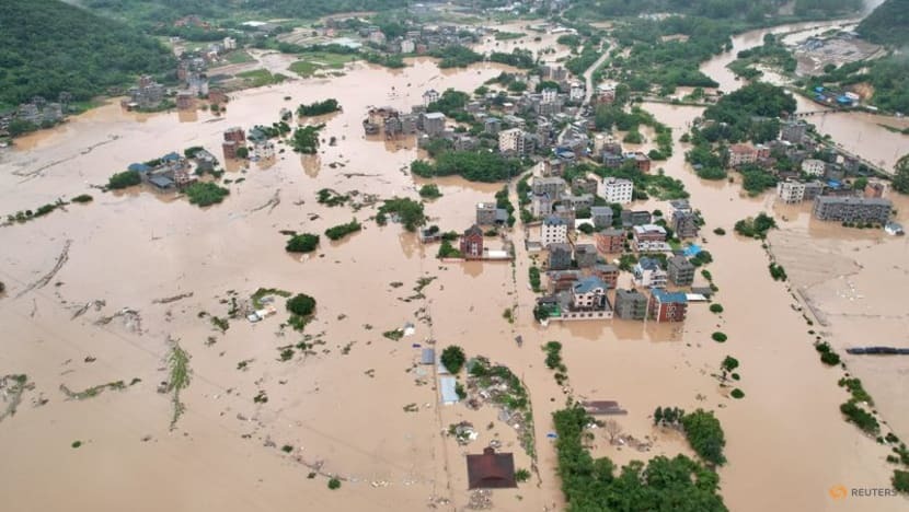Floods from waning Typhoon Haikui hit transport, force evacuations in China