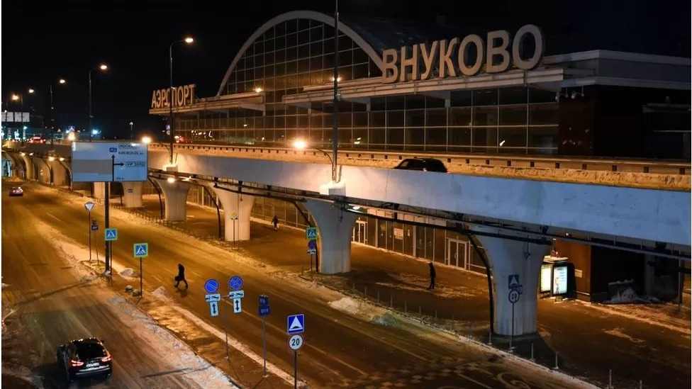 Major Moscow airport temporarily closed in drone attack