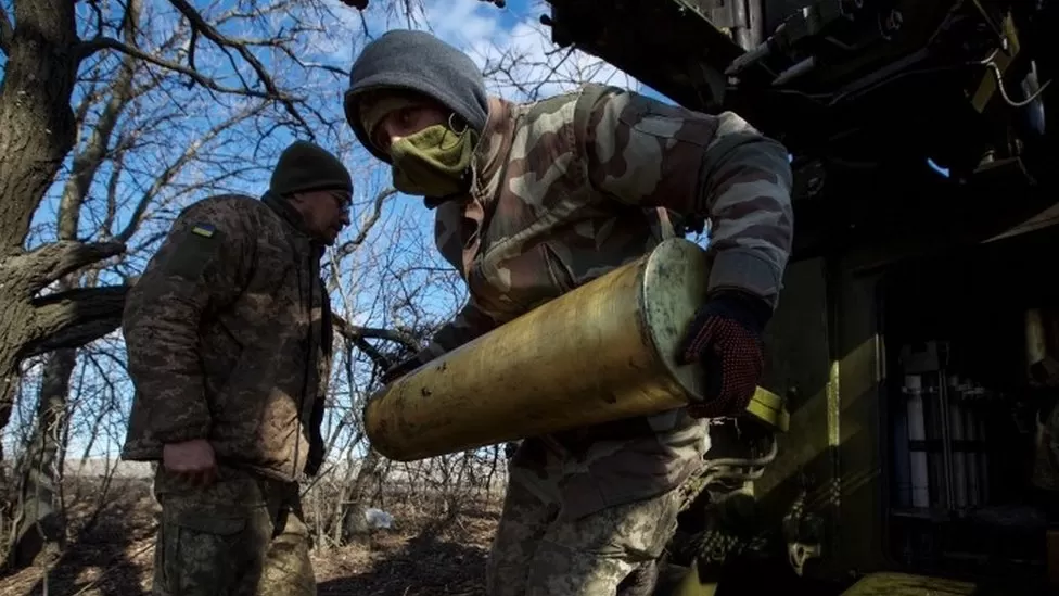 Ukraine war: Bakhmut defenders double down - Zelensky