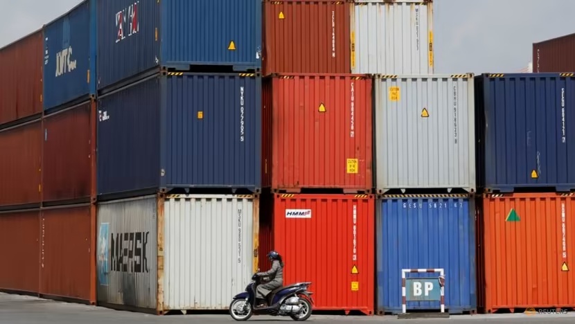 Vietnam Jan-Feb exports down 10% amid weak global demand