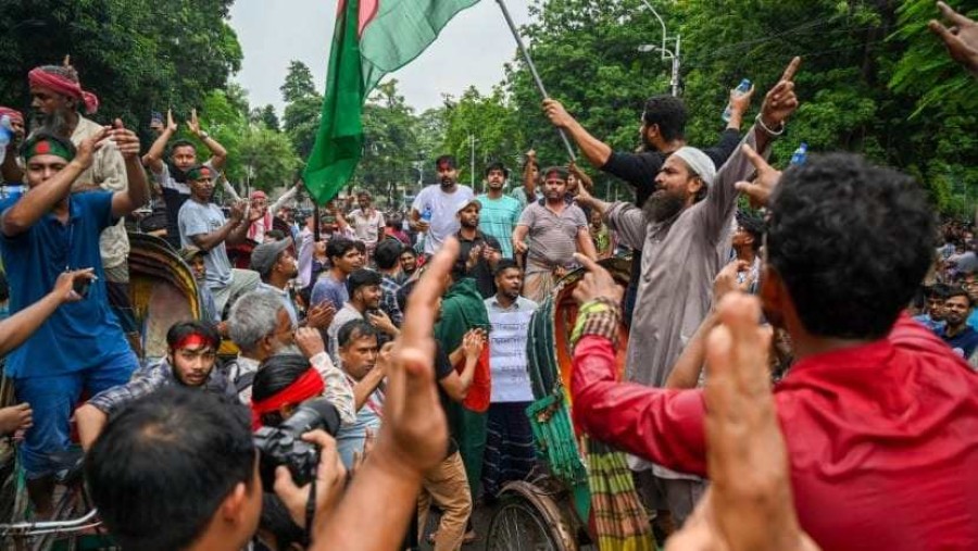 Bangladesh Protests Demand Pm Resign, Army Stands 'by the People'