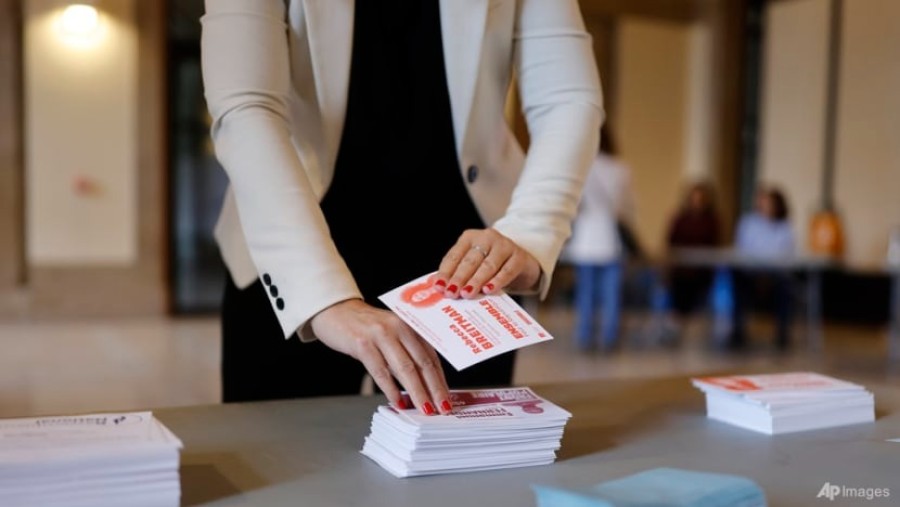 Far Right Bids for Power as France Holds Parliamentary Election