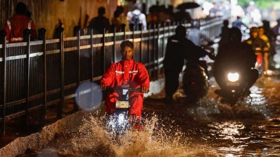 Monsoon Rains Bring Floods, Disrupting Transport, in India's Mumbai