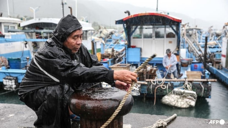 Taiwan battens down for Super Typhoon Kong-rey