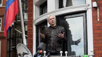 Ecuador grants citizenship to Assange