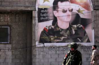 Syria regime strikes rebel enclave as aid trucks wait