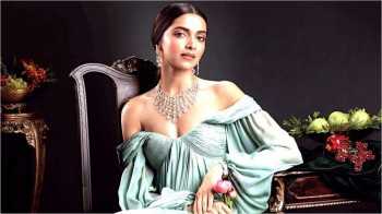 Deepika Padukone WasAdvised To Either Get A Boob Job Or Enter Beauty Pageants To Excel In Her Career!