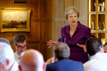 May wins support from divided govt for ‘business-friendly’ Brexit plan