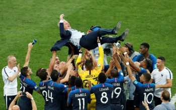 Dubious decisions power France to lift World Cup with 4-2 win over Croatia