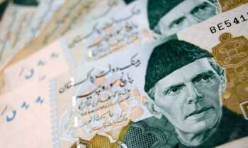 Pakistan curbs imports to ease foreign exchange crisis