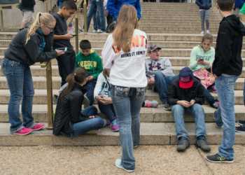 Teens glued to phones risk 'modest' rise in ADHD symptoms: study