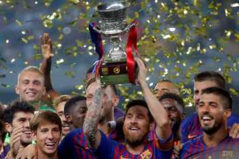 Barca battle back to lift Super Cup