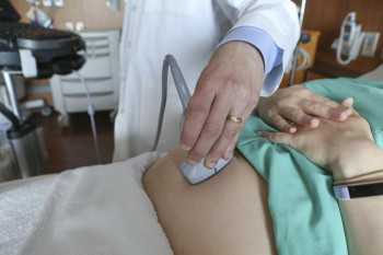 Helping nature: Inducing labor avoids cesarean for some moms