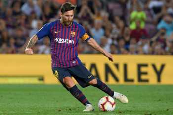 Lionel Messi's magical free kick earns Barcelona win in La Liga opener