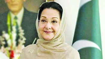 Jailed ex-Pak PM Nawaz Sharif’s wife, Begum Kulsoom, dies in London