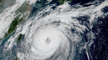Five injured as powerful typhoon hits Okinawa, nears Japan mainland