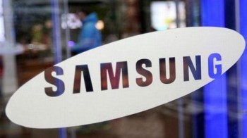 Samsung third-quarter profit seen at record, but peaking, as chips shine