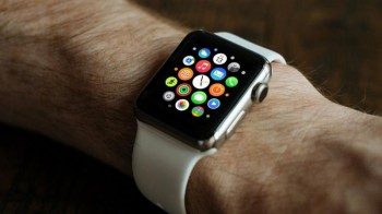 Hip and knee surgeons to use Apple Watch to monitor patients