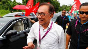 Anwar Ibrahim urges Malay students to master the Chinese language