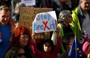 Thousands demand 2nd Brexit vote