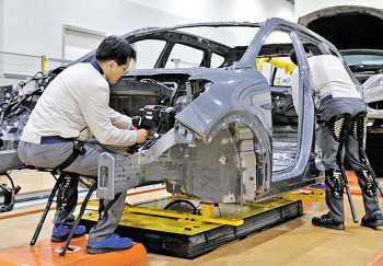 Hyundai Starts Testing Exoskeletons for Workers