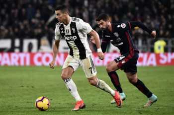 Allegri hails 'leader' Ronaldo as Juve hold off Cagliari