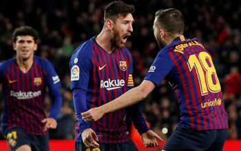 Inspirational Messi rescues draw for Barca in thrilling comeback against Valencia