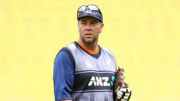 McMillan to quit as New Zealand batting coach after World Cup