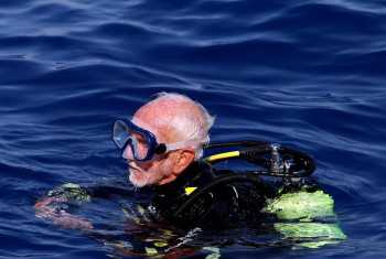 British war veteran breaks own scuba diving record at 96