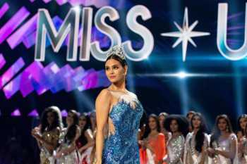 Catriona Gray's emotional tribute to her 'beloved Philippines' at Miss Universe final