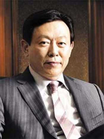 Shin Dong-bin Consolidates Grip on Lotte Empire