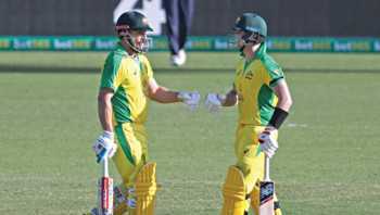 Smith, Finch tons smash India