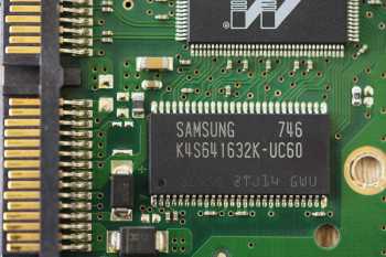 Samsung poised for best fourth quarter yet on strong semiconductor demand