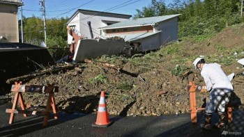 Typhoon Talas lashes central Japan, killing two