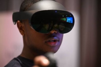 Apple delays AR glasses and plans cheaper mixed-reality headset
