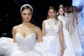 Big bows, flowerpower and something blue: Bridal trends for spring/summer 2024