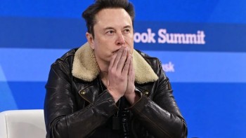 Elon Musk says advertising boycott will kill X