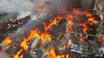 Huge fire engulfs market in Bangladeshi capital