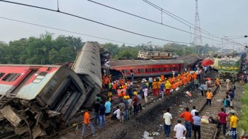 India train crash death toll jumps to 233, another 900 injured